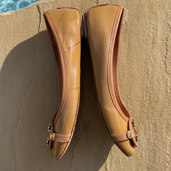 Tory Burch patent tan flats - Picture 12 of 12